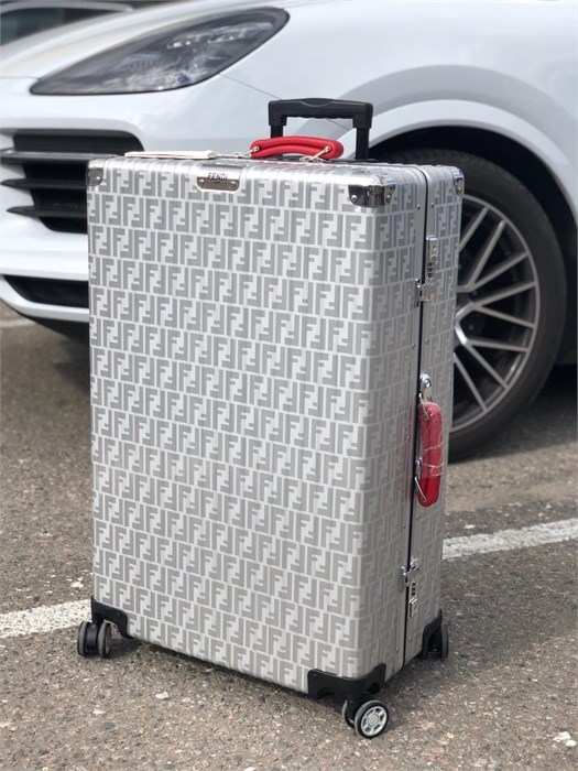 FENDI 70 см чемодан серебро красная ручка ЧМ-1217