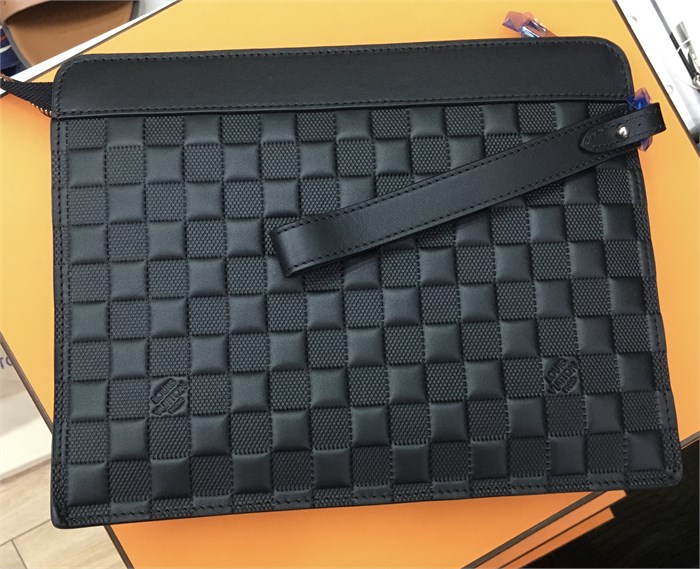 LV клатч NEW черная кожа шашка БР-1792