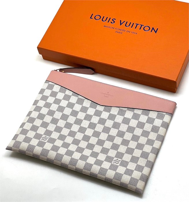 LV папка розовая кожа белая шашка золото ПК-00489