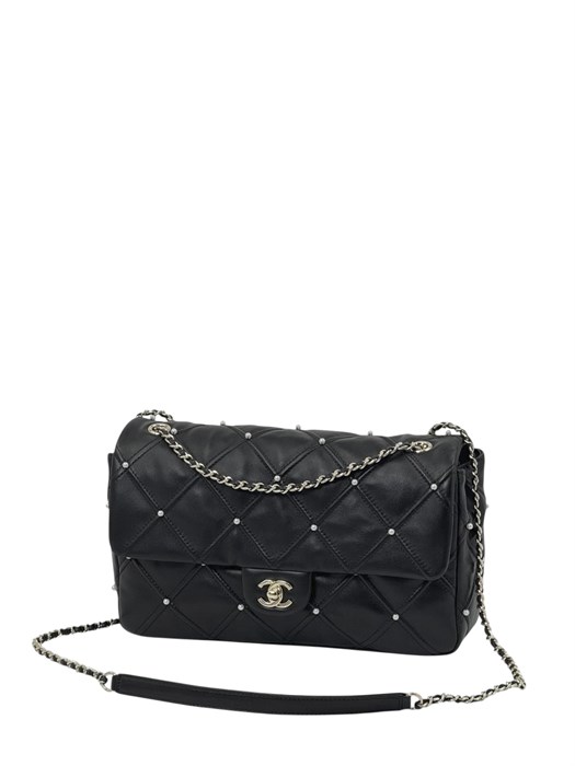 CHANEL сумка черная гладкая кожа в клетку с бусами на золоте СК-00905