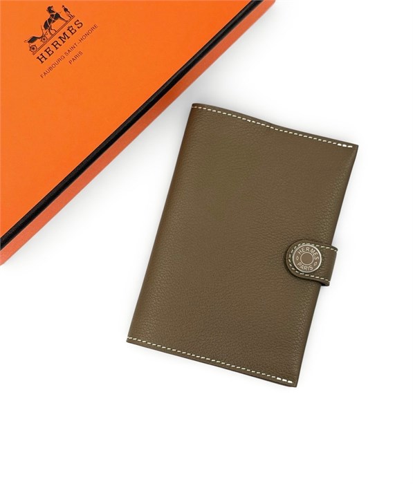 HERMES обложка на паспорт кожа этуп с кнопкой ОП-00943