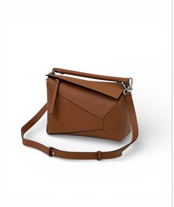 {{photo.Alt || photo.Description || 'LOEWE сумка Puzzle гладкая кожа кэмел серебро 24 см'}}
