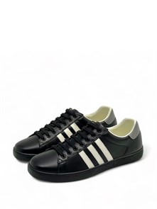 {{photo.Alt || photo.Description || 'GUCCI кеды коллаборация Adidas 3 полоски'}}