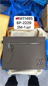 LV папка серая того с металлическим лого в цвет и хлястиком БР-2229