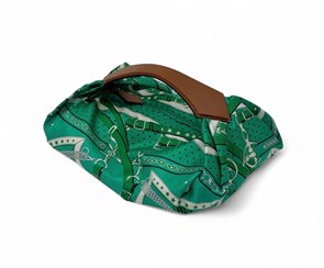 HERMES косметичка зеленая шелк НС-00328