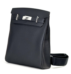 {{photo.Alt || photo.Description || 'HERMES слинг черный с 2 хлястиками и фирменным замком большой'}}
