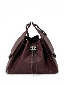 {{photo.Alt || photo.Description || 'CHANEL сумка Hobo 26 см кожа икра бордовая серебро'}}