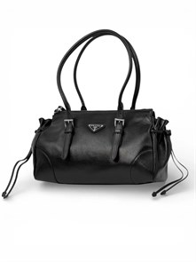 {{photo.Alt || photo.Description || 'PRADA сумка черная кожа длинные ручки'}}
