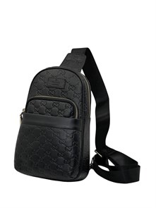 {{photo.Alt || photo.Description || 'GUCCI слинг кожа тисненная монограмма черная с кожаной полоской по центру'}}