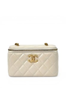 {{photo.Alt || photo.Description || 'CHANEL сумка Vanity гладкая кожа молочная большой логотип золото'}}