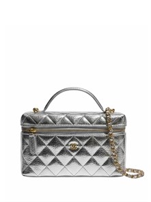 {{photo.Alt || photo.Description || 'CHANEL сумка Vanity серебристая кожа на золоте 19 см'}}