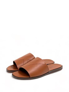 {{photo.Alt || photo.Description || 'HERMES шлепанцы коричневые перфорация кожаная подошва'}}