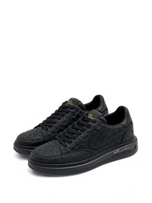 {{photo.Alt || photo.Description || 'LV AIR кеды черные с фирменным тиснением'}}