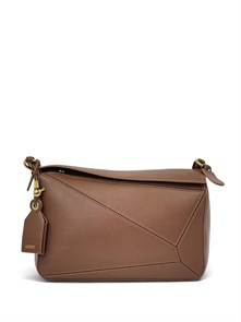 {{photo.Alt || photo.Description || 'LOEWE сумка Puzzle 28 см гладкая кожа коричневая золото'}}