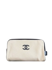 {{photo.Alt || photo.Description || 'CHANEL косметичка текстиль бежевая большая'}}