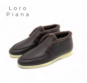 LORO PIANA лоферы высокие с мехом наружу на белой подошве из коши кофейного цвета ОК-2646