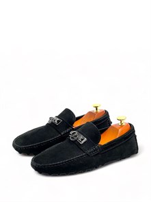 {{photo.Alt || photo.Description || 'HERMES мокасины черные с кольцом и шипами'}}