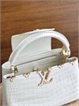 LV сумка CAPUCINES кожа крокодила белый золото СК-01751