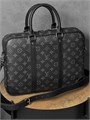 LV портфель Porte-Documents Voyage PM с ремнем монограмма кармашек сбоку между кожаными ремнями ПР-2483