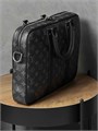 LV портфель Porte-Documents Voyage PM с ремнем монограмма кармашек сбоку между кожаными ремнями ПР-2483