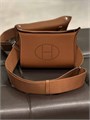 HERMES мессенджер кожа того с перфорированным логотипом оранжевого цвета МС-0793