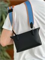 HERMES мессенджер кожа того с перфорированным логотипом черный с голубым ремнем МС-01476