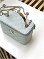 CHANEL сумка Vanity с металлической ручкой кожа икра голубая золото СК-01259