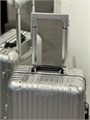 RIMOWA 50 см чемодан серебро с черной пластиковой ручкой алюминий ЧМ-00962