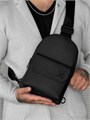 LV слинг Pilot из телячьей кожи черного цвета с передним карманом на клапане СЛ-1100