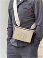HERMES мессенджер конверт с перфорированной эмблемой бренда цвет молочный МС-0771