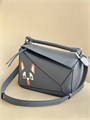 LOEWE сумка Puzzle гладкая кожа серая серебро 24 см с собакой СК-01584