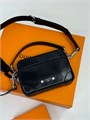 LV мессенджер Nil черный гладкая кожа на двух отделениях с логотипом МС-1850