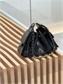 CHANEL сумка Hobo 22 см гладкая кожа черная золото СК-01247