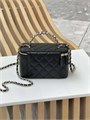 CHANEL сумка Vanity ручка с жемчугом кожа икра черная золото СК-01264