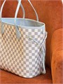LV сумка тоут Neverfull Inside Out MM белая шашка бежевая ткань маленькая СК-01721
