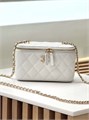 CHANEL сумка Vanity кожа икра белая средний логотип золото СК-01268