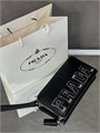 PRADA кошелек сафьяновая кожа черный, логотип из нашитых больших букв КЛ-1750