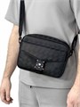 MONTBLANC мессенджер тисненая кожа с фирменным узором и переднем карманом на клипсе и основным на молнии МС-2586