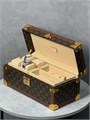 LV шкатулка под часы прямоугольная коричневая монограмма бежевая внутри КТ-1472