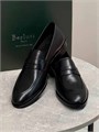Berluti лоферы с перемычкой и фирменным узором бренда на кожаной подошве ОК-2368