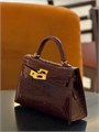 HERMES сумка MINI KELLY 19 см коричневая лак кожа крокодила золото СК-00377